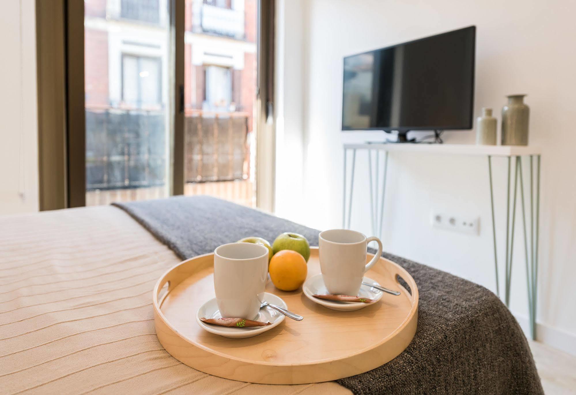 L&H La Latina Selection Aparthotel Madrid Buitenkant foto